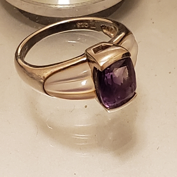 Sterling Silver Radiant Cut Amethyst & Mother of Pearl Cocktail Ring - Size 9 - Picture 11 of 12